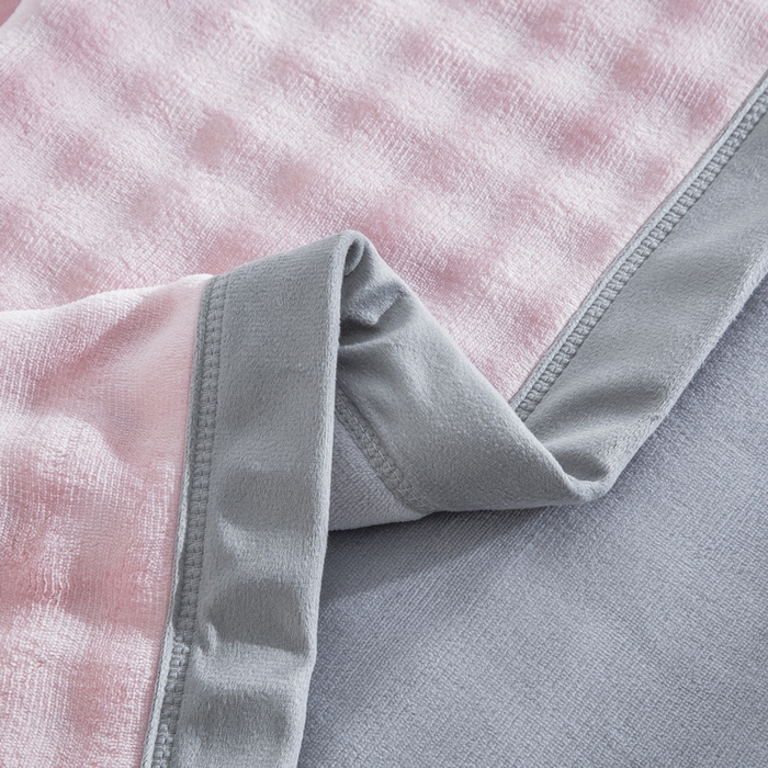 91家纺网 家纺一手货源 找家纺 卉晨家纺 2025新款牛奶绒纯色小泡泡复合毯 淡玉粉