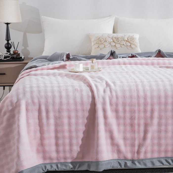 91家纺网 家纺一手货源 找家纺 卉晨家纺 2025新款牛奶绒纯色小泡泡复合毯 淡玉粉