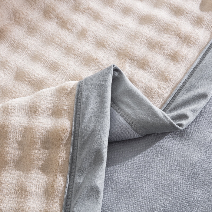 91家纺网 家纺一手货源 找家纺 卉晨家纺 2025新款牛奶绒纯色小泡泡复合毯 卡其色