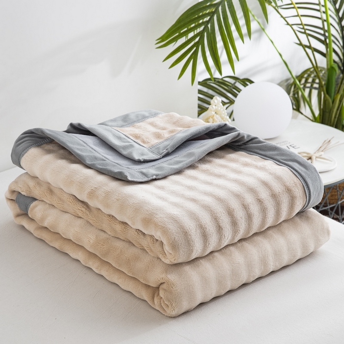 91家纺网 家纺一手货源 找家纺 卉晨家纺 2025新款牛奶绒纯色小泡泡复合毯 卡其色