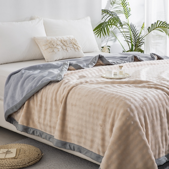 91家纺网 家纺一手货源 找家纺 卉晨家纺 2025新款牛奶绒纯色小泡泡复合毯 卡其色