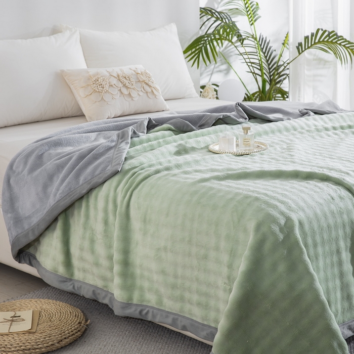 91家纺网 家纺一手货源 找家纺 卉晨家纺 2025新款牛奶绒纯色小泡泡复合毯 抹茶绿