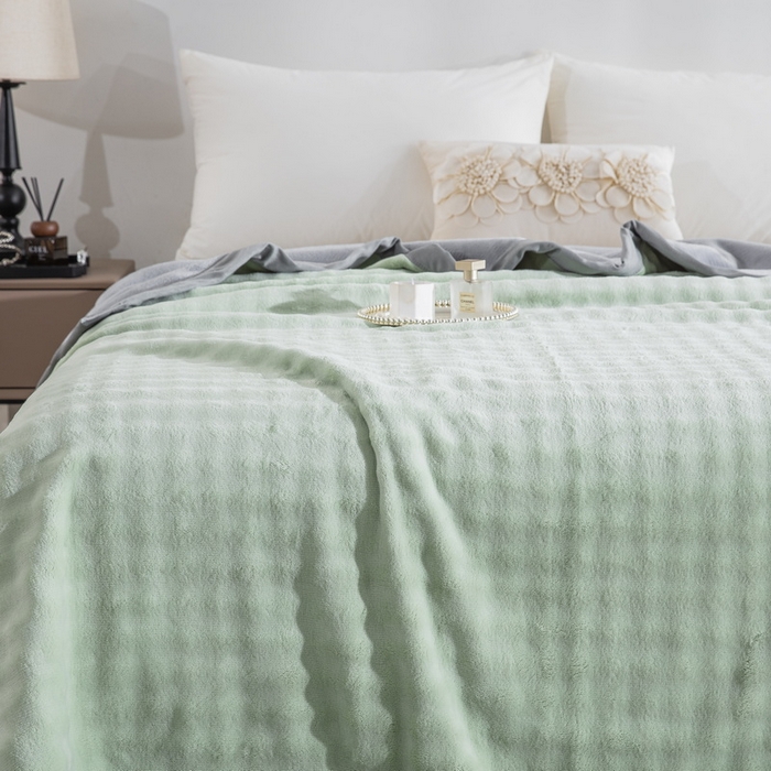91家纺网 家纺一手货源 找家纺 卉晨家纺 2025新款牛奶绒纯色小泡泡复合毯 抹茶绿