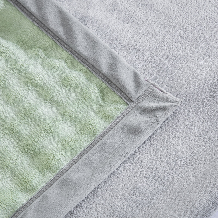 91家纺网 家纺一手货源 找家纺 卉晨家纺 2025新款牛奶绒纯色小泡泡复合毯 抹茶绿