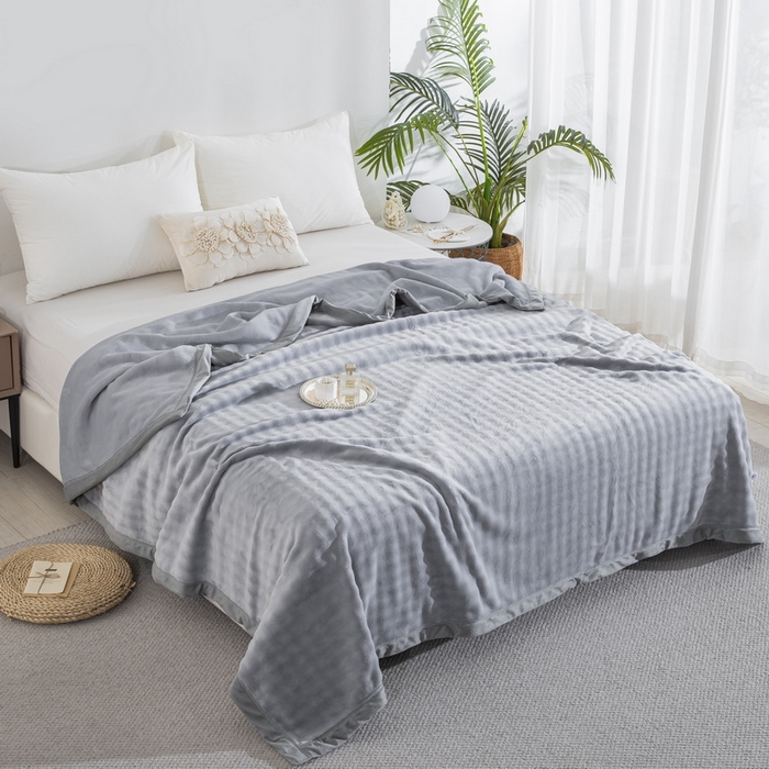 卉晨家纺 2025新款牛奶绒纯色小泡泡复合毯 浅灰色