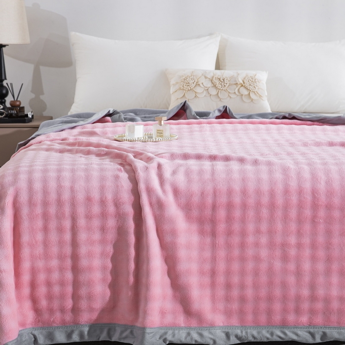 91家纺网 家纺一手货源 找家纺 卉晨家纺 2025新款牛奶绒纯色小泡泡复合毯 浅梅粉