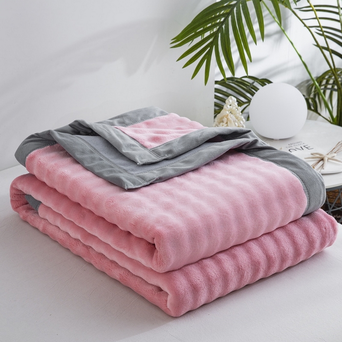 91家纺网 家纺一手货源 找家纺 卉晨家纺 2025新款牛奶绒纯色小泡泡复合毯 浅梅粉