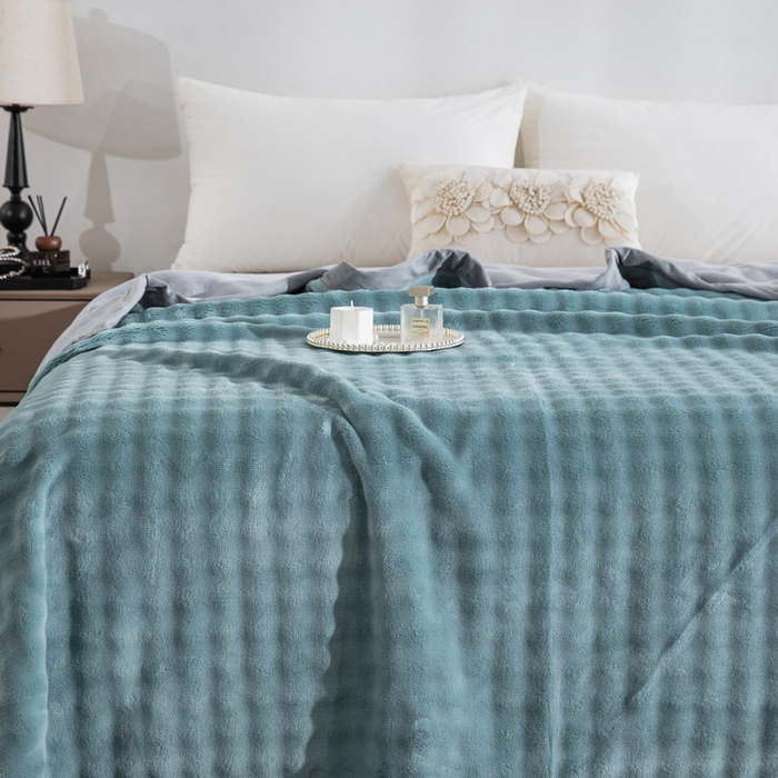 91家纺网 家纺一手货源 找家纺 卉晨家纺 2025新款牛奶绒纯色小泡泡复合毯 浅墨兰