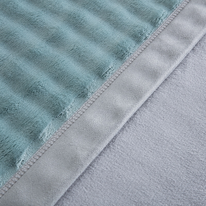 91家纺网 家纺一手货源 找家纺 卉晨家纺 2025新款牛奶绒纯色小泡泡复合毯 浅墨兰