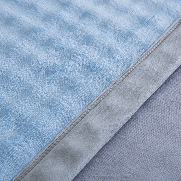 91家纺网 家纺一手货源 找家纺 卉晨家纺 2025新款牛奶绒纯色小泡泡复合毯 天空蓝