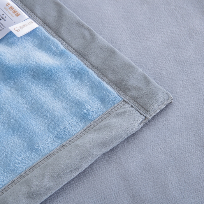 91家纺网 家纺一手货源 找家纺 卉晨家纺 2025新款牛奶绒纯色小泡泡复合毯 天空蓝