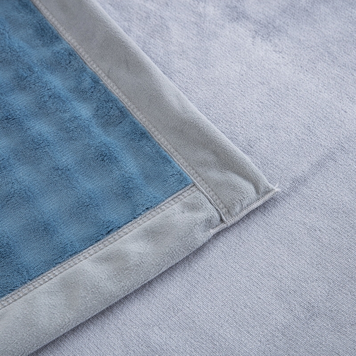 91家纺网 家纺一手货源 找家纺 卉晨家纺 2025新款牛奶绒纯色小泡泡复合毯 午夜蓝