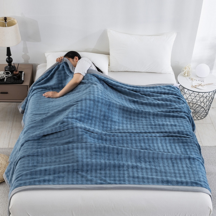 91家纺网 家纺一手货源 找家纺 （总）卉晨家纺 2025新款牛奶绒纯色小泡泡复合毯