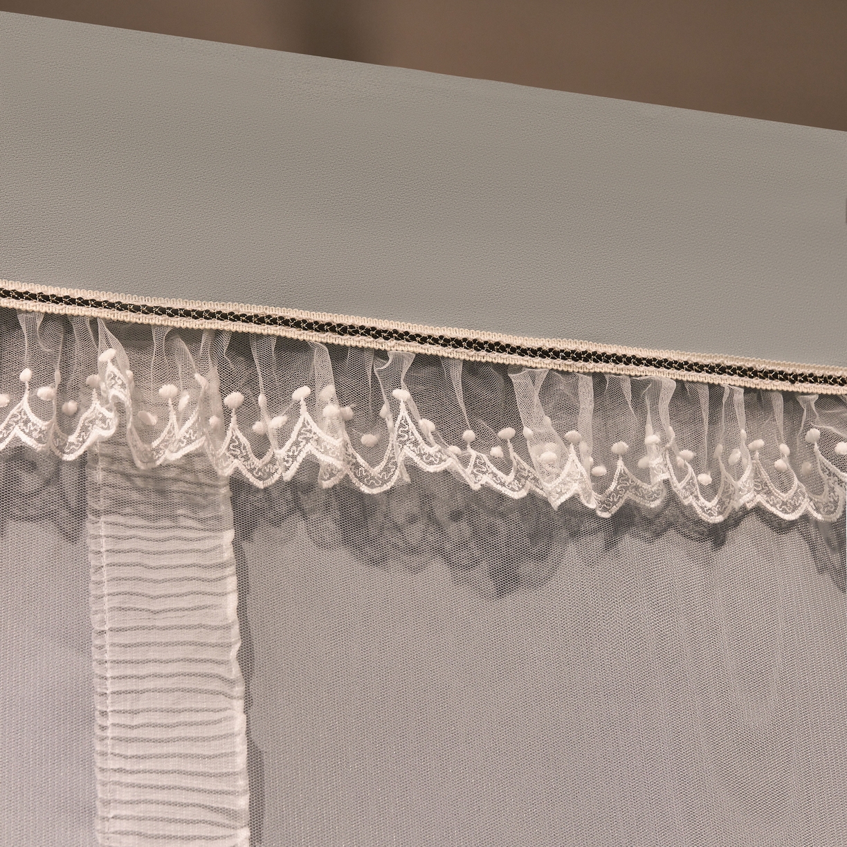 91家纺网 家纺一手货源 找家纺 夏彩 2025新款棉麻雪纺绣花防遮光铁艺烤漆学生蚊帐-88627 88627-蓝灰