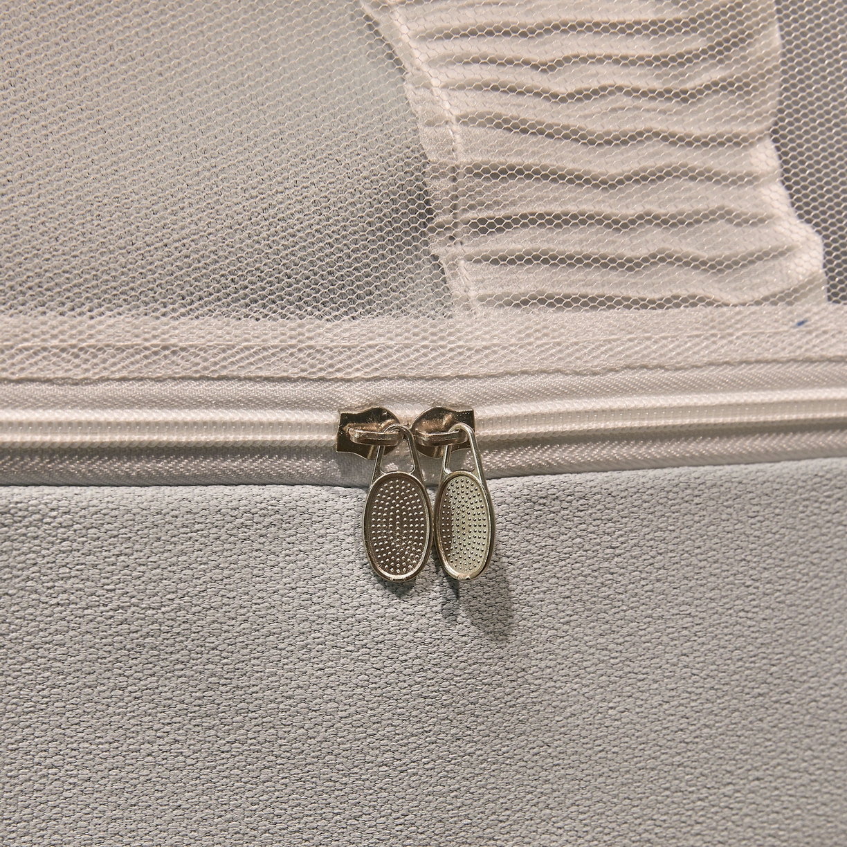 91家纺网 家纺一手货源 找家纺 夏彩 2025新款棉麻雪纺绣花防遮光铁艺烤漆学生蚊帐-88627 88627-蓝灰