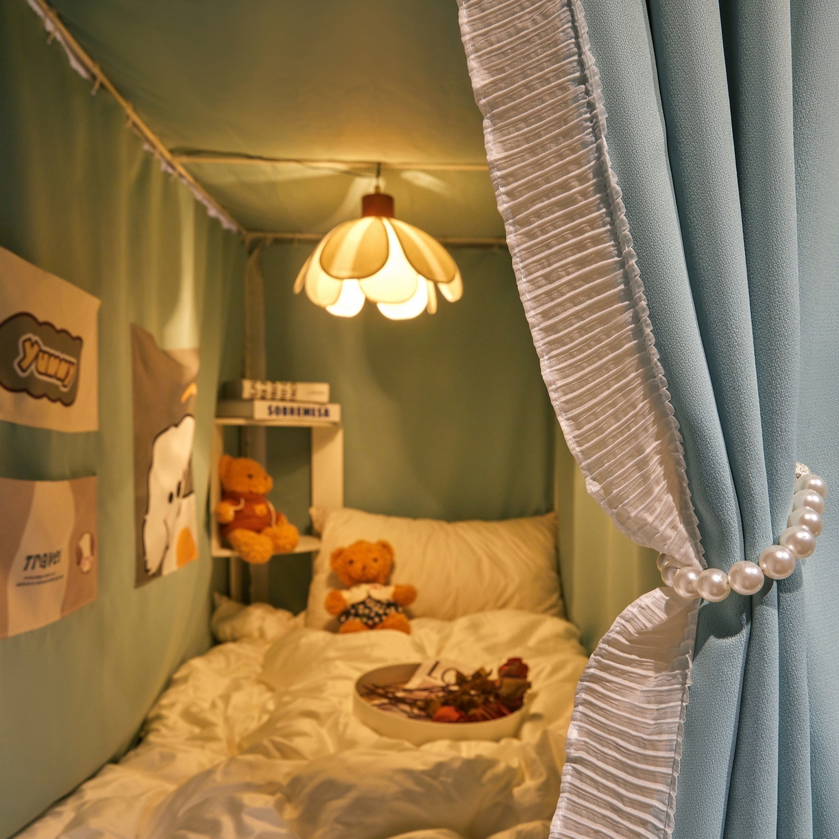 91家纺网 家纺一手货源 找家纺 夏彩 2025新款棉麻雪纺绣花防遮光铁艺烤漆学生蚊帐-88627 88627-蓝绿