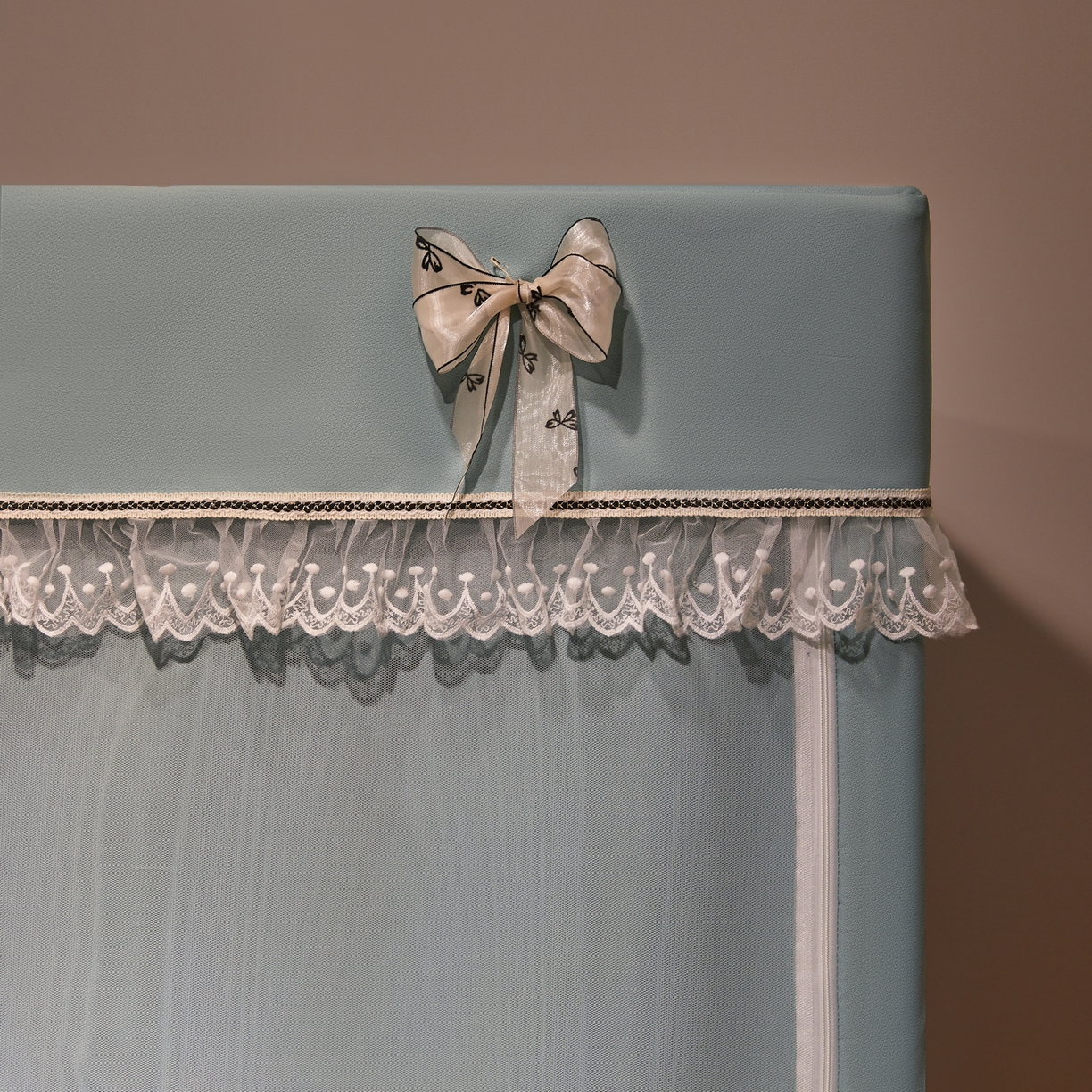 91家纺网 家纺一手货源 找家纺 夏彩 2025新款棉麻雪纺绣花防遮光铁艺烤漆学生蚊帐-88627 88627-蓝绿