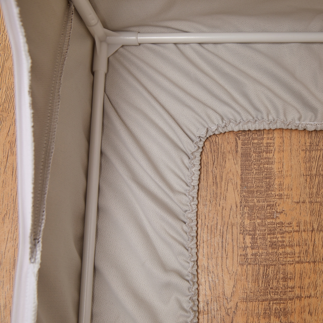 91家纺网 家纺一手货源 找家纺 夏彩 2025新款棉麻雪纺绣花防遮光铁艺烤漆学生蚊帐-88627 88627-暖灰