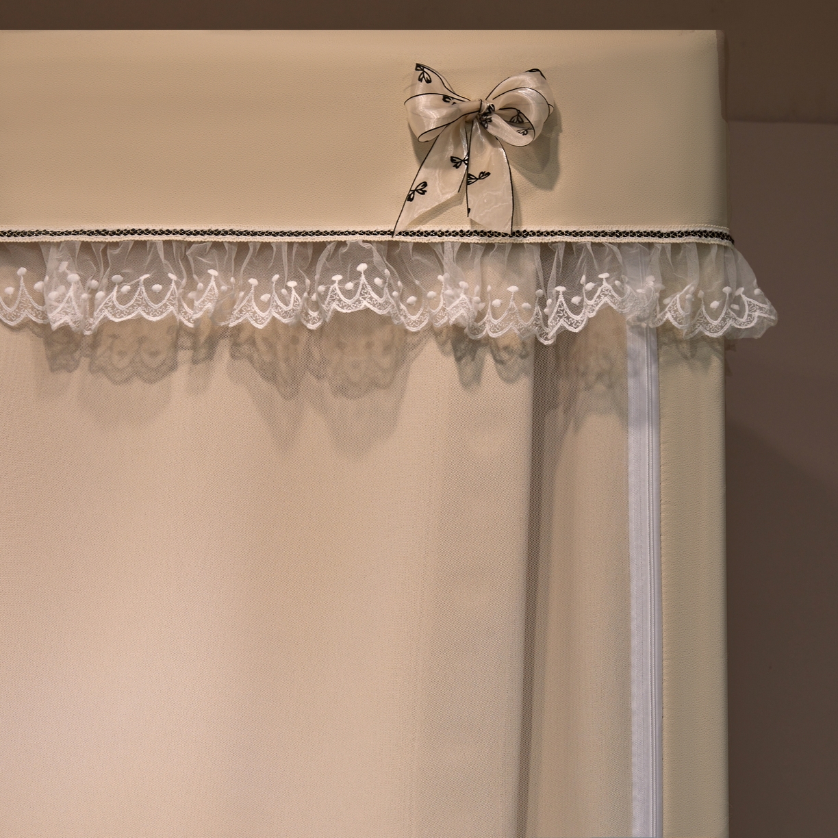 91家纺网 家纺一手货源 找家纺 夏彩 2025新款棉麻雪纺绣花防遮光铁艺烤漆学生蚊帐-88627 88627-香槟