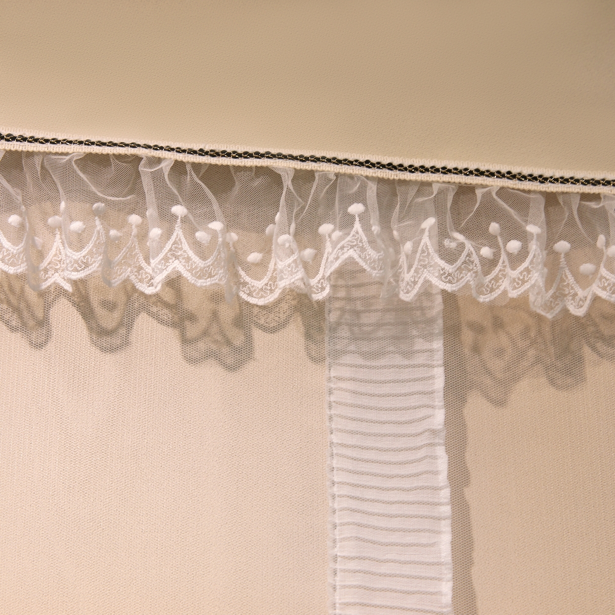 91家纺网 家纺一手货源 找家纺 夏彩 2025新款棉麻雪纺绣花防遮光铁艺烤漆学生蚊帐-88627 88627-香槟