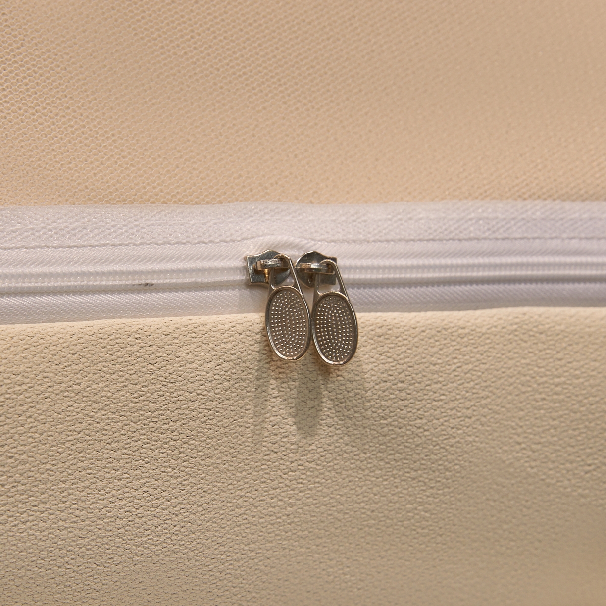 91家纺网 家纺一手货源 找家纺 夏彩 2025新款棉麻雪纺绣花防遮光铁艺烤漆学生蚊帐-88627 88627-香槟