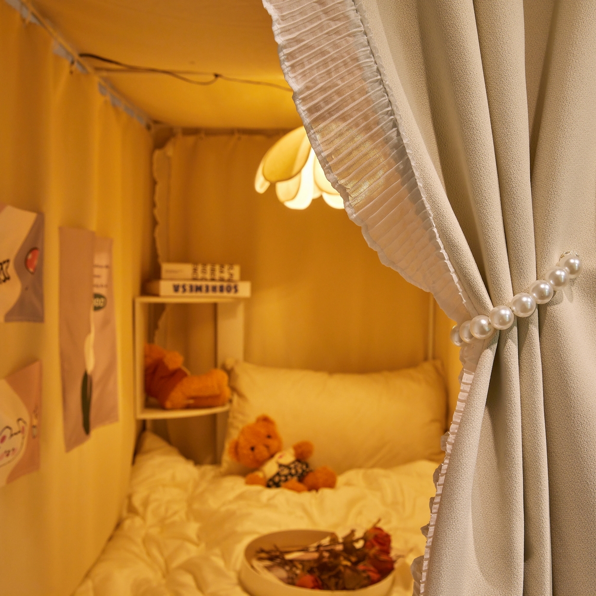 91家纺网 家纺一手货源 找家纺 夏彩 2025新款棉麻雪纺绣花防遮光铁艺烤漆学生蚊帐-88627 88627-香槟