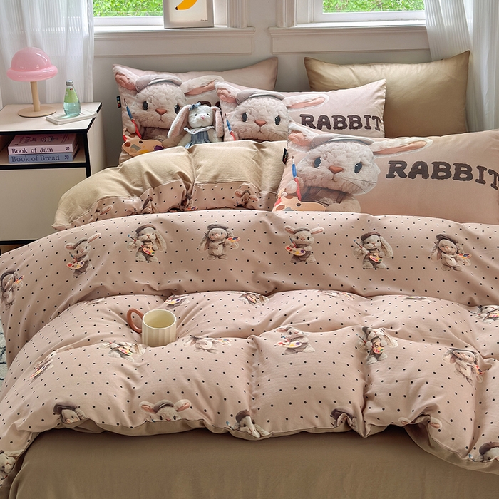 91家纺网 家纺一手货源 找家纺 RYB红黄兰 2025新款ins卡通设计师原创5D立体数码全棉纯棉双层纱四件套系列 巧克力兔兔