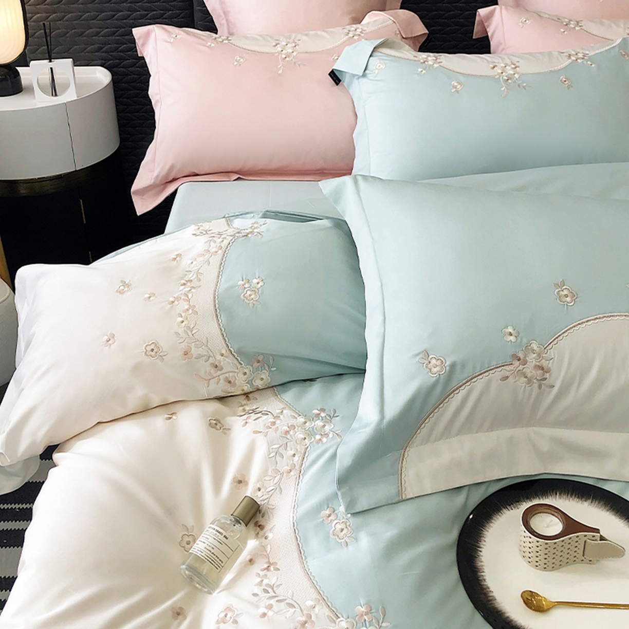 91家纺网 家纺一手货源 找家纺 佳汐蓝家纺 2025新款A类100支长绒棉纯棉四件套-花城秘境 花城秘境-蓝