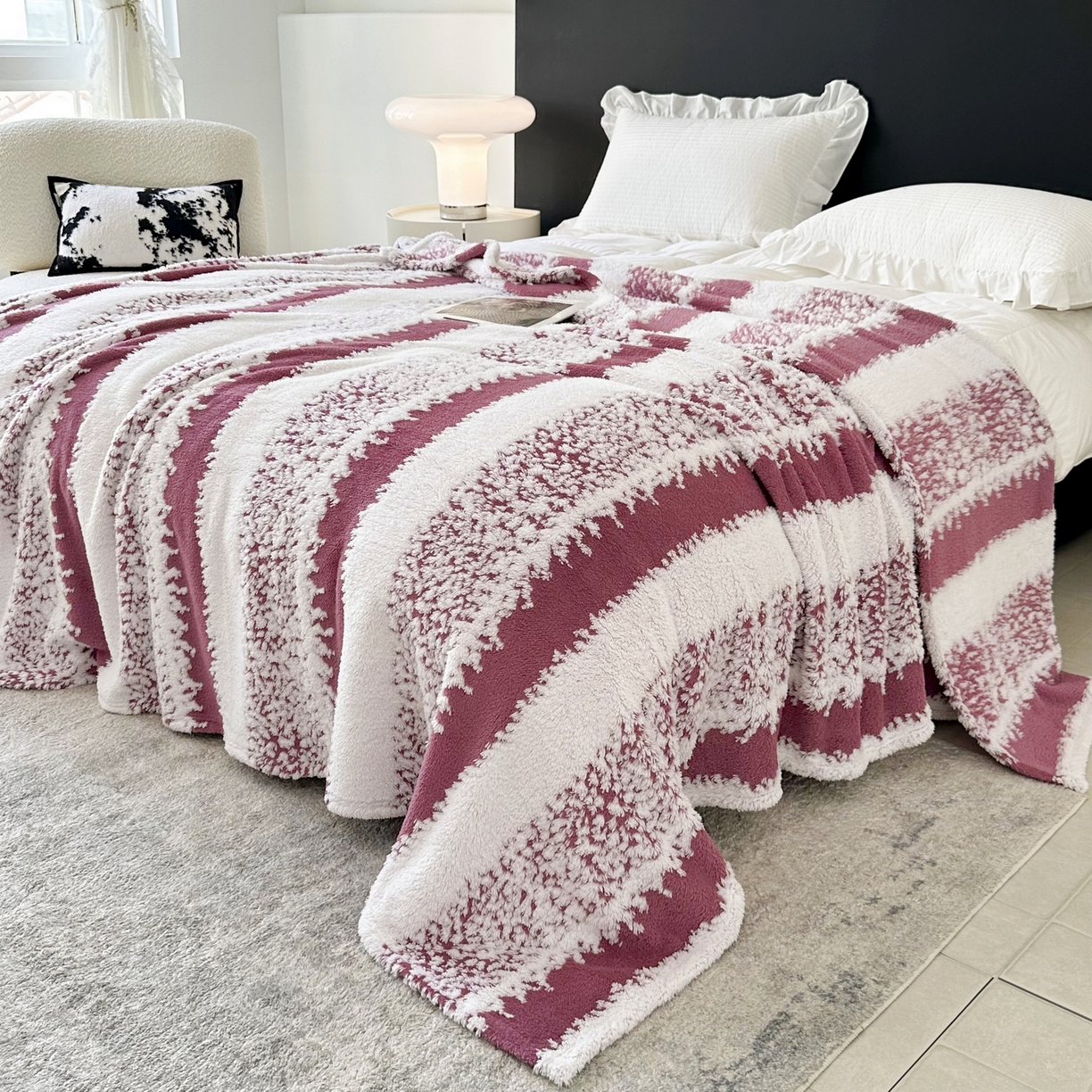 91家纺网 家纺一手货源 找家纺 春妮家纺 2025新款阳离子塔芙绒舒棉绒毛毯 塔芙-玫红