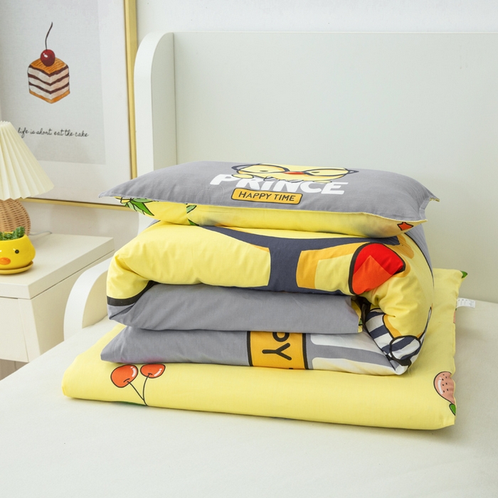 91家纺网 家纺一手货源 找家纺 2025新品全棉大版幼儿园三件套儿童被褥六件套宝宝午睡入园婴儿床床上用品 快乐小鸡