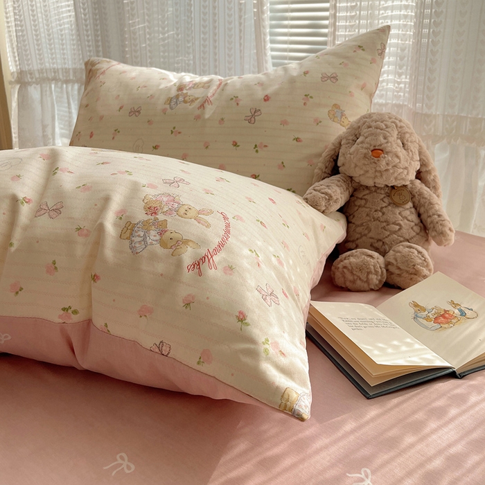 91家纺网 家纺一手货源 找家纺 瑞莱 2025新款开学季全棉纯棉萌趣印花四件套 甜蜜纪念日