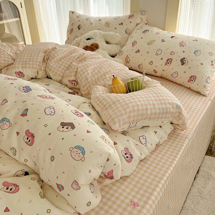 91家纺网 家纺一手货源 找家纺 瑞莱 2025新款开学季全棉纯棉萌趣印花四件套 糖果幼儿园