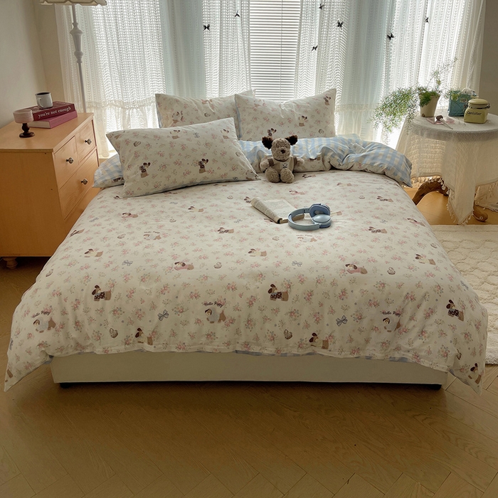 91家纺网 家纺一手货源 找家纺 瑞莱 2025新款开学季全棉纯棉萌趣印花四件套 花田小狗