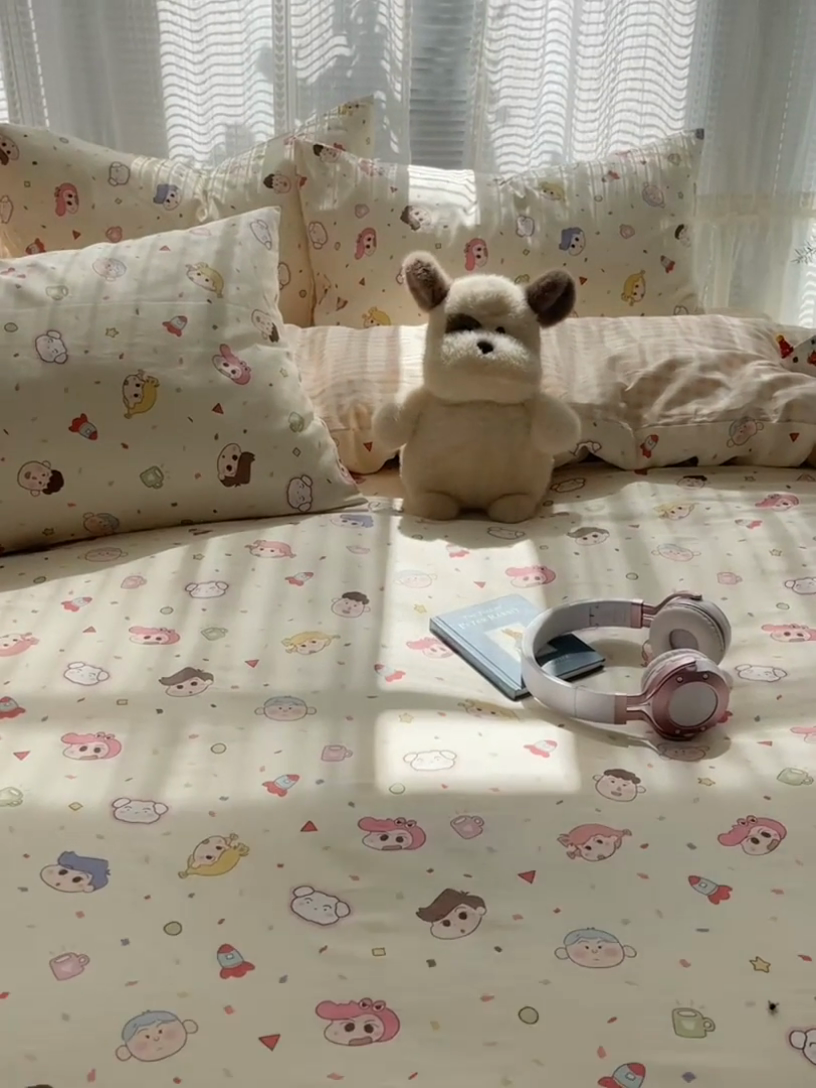 91家纺网 家纺一手货源 找家纺 瑞莱 2025新款开学季全棉纯棉萌趣印花四件套 糖果幼儿园