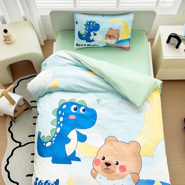 91家纺网 家纺一手货源 找家纺  2025新品全棉大版幼儿园三件套儿童被褥六件套宝宝午睡入园婴儿床床上用品 恐龙与熊