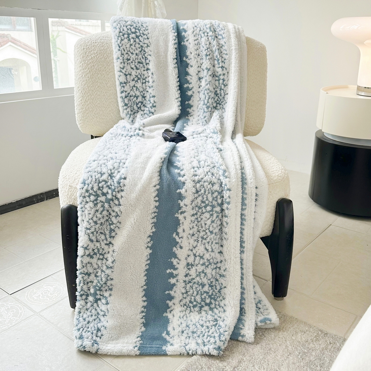 91家纺网 家纺一手货源 找家纺 春妮家纺 2025新款阳离子塔芙绒舒棉绒毛毯 塔芙-幽蓝