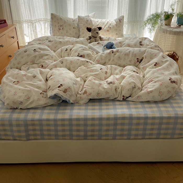 91家纺网 家纺一手货源 找家纺 瑞莱 2025新款开学季全棉纯棉萌趣印花四件套 花田小狗