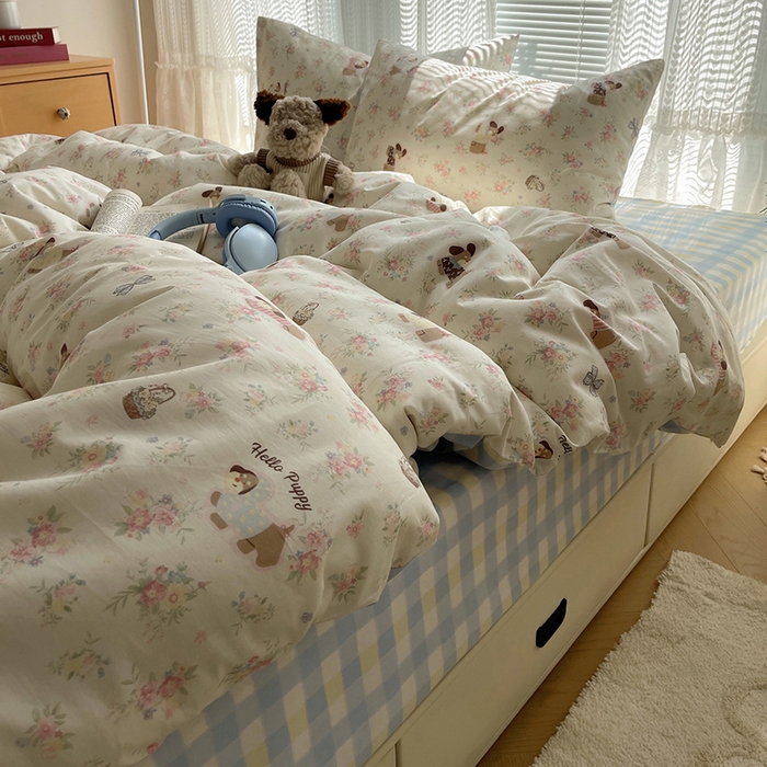 91家纺网 家纺一手货源 找家纺 瑞莱 2025新款开学季全棉纯棉萌趣印花四件套 花田小狗