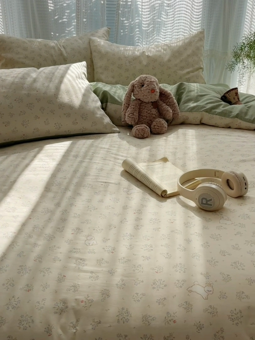 91家纺网 家纺一手货源 找家纺 瑞莱 2025新款开学季全棉纯棉萌趣印花四件套 兔兔紫罗兰