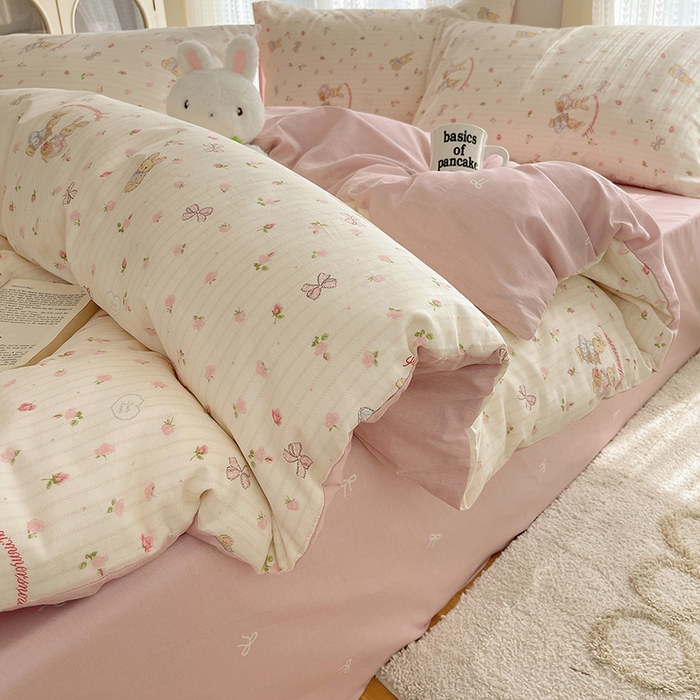 91家纺网 家纺一手货源 找家纺 瑞莱 2025新款开学季全棉纯棉萌趣印花四件套 甜蜜纪念日