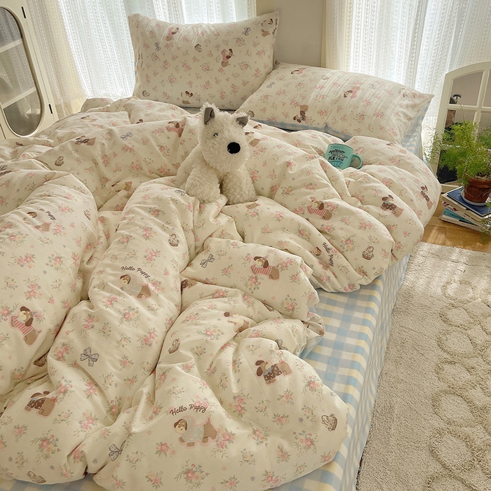 91家纺网 家纺一手货源 找家纺 瑞莱 2025新款开学季全棉纯棉萌趣印花四件套 花田小狗