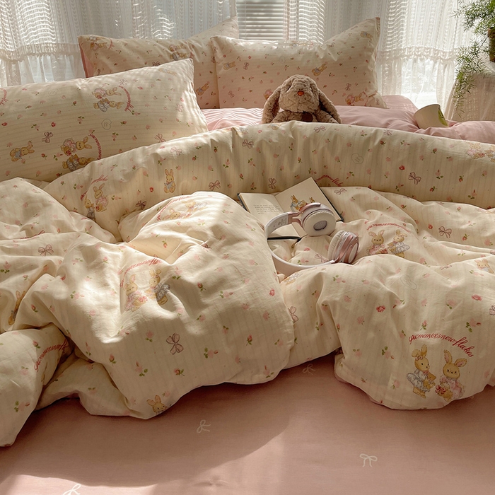 91家纺网 家纺一手货源 找家纺 瑞莱 2025新款开学季全棉纯棉萌趣印花四件套 甜蜜纪念日