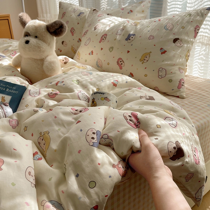 91家纺网 家纺一手货源 找家纺 瑞莱 2025新款开学季全棉纯棉萌趣印花四件套 糖果幼儿园