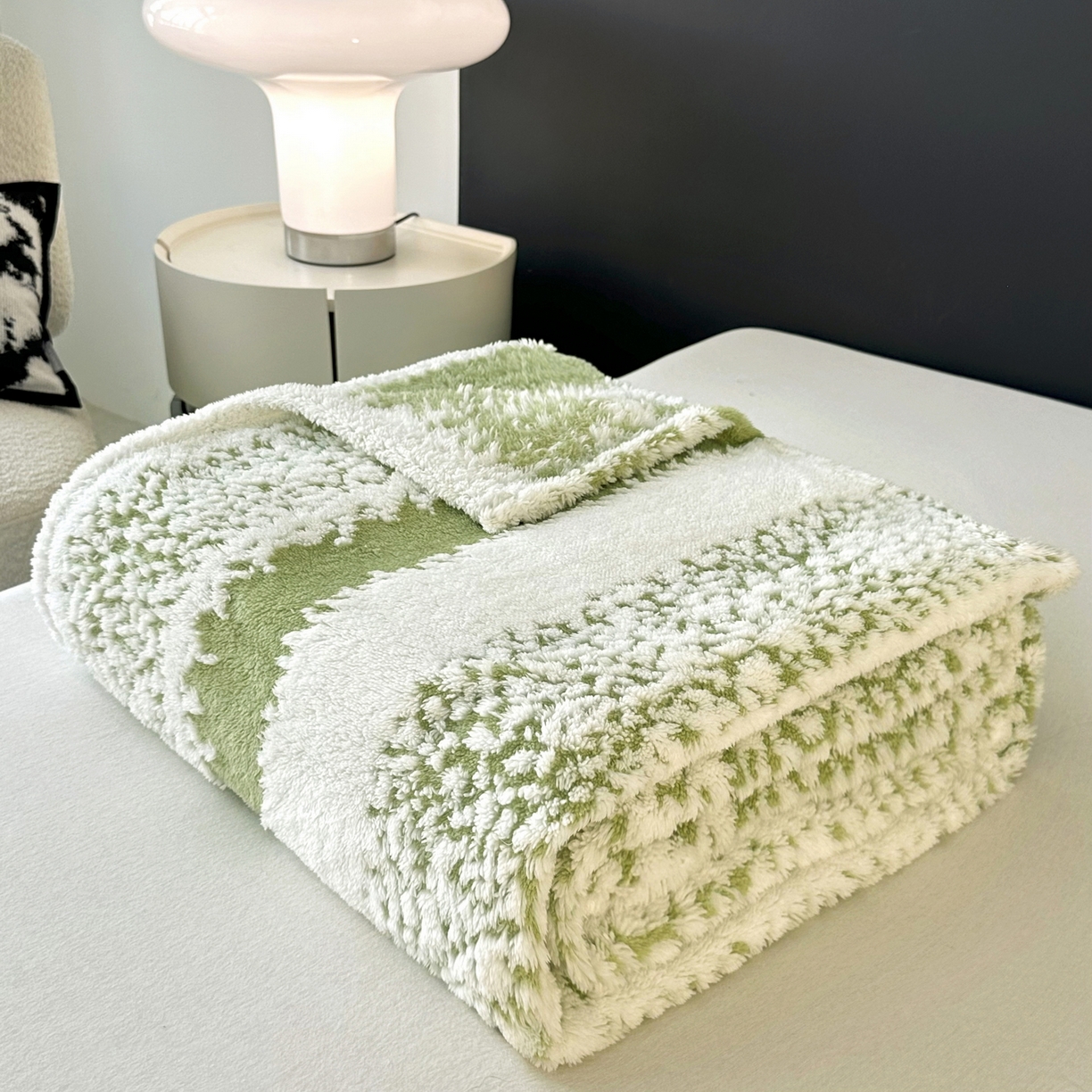 91家纺网 家纺一手货源 找家纺 春妮家纺 2025新款阳离子塔芙绒舒棉绒毛毯 塔芙-清绿