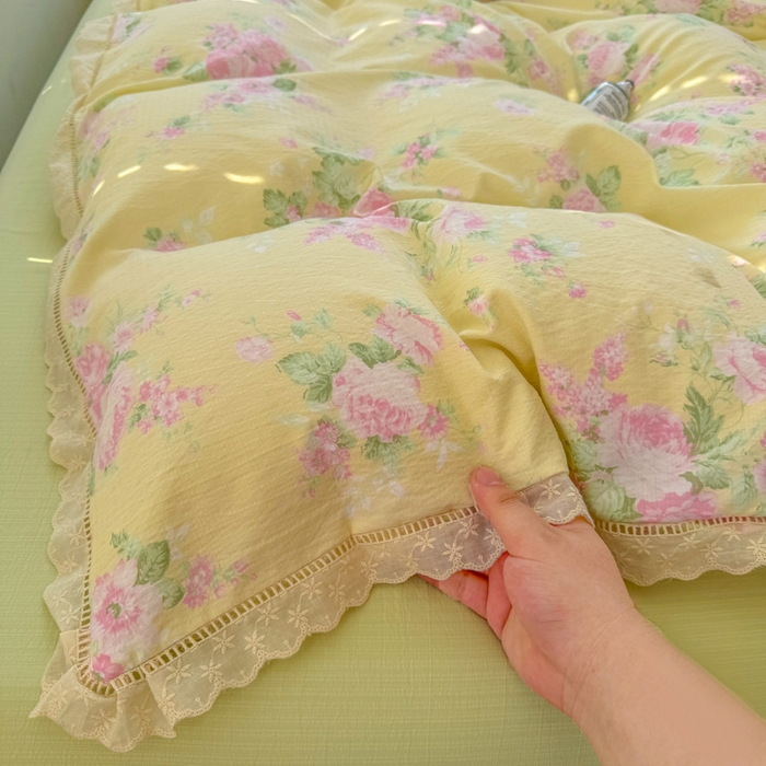 91家纺网 家纺一手货源 找家纺 艾特你 2025新款云感双层纱镂空花边四件套 花边款-安娜花园