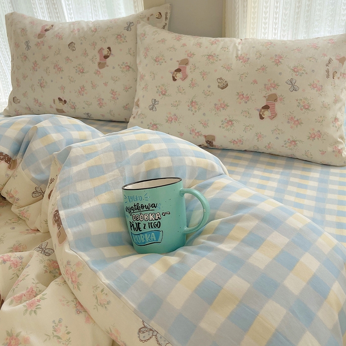 91家纺网 家纺一手货源 找家纺 瑞莱 2025新款开学季全棉纯棉萌趣印花四件套 花田小狗