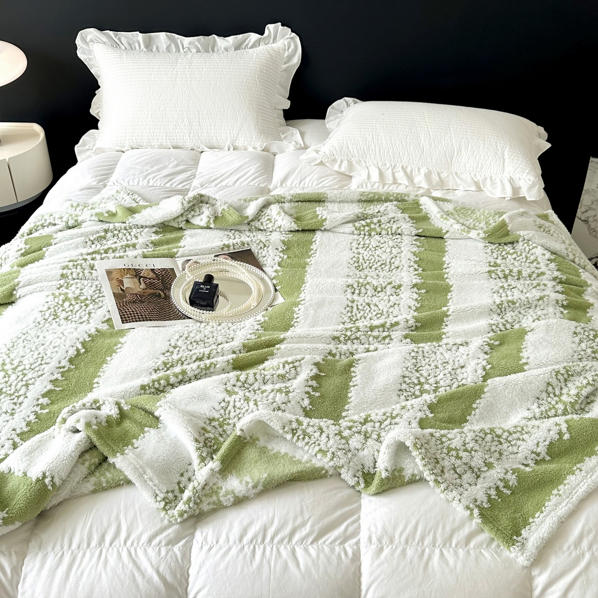 91家纺网 家纺一手货源 找家纺 春妮家纺 2025新款阳离子塔芙绒舒棉绒毛毯 塔芙-清绿