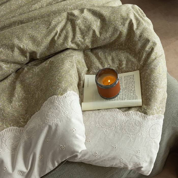 91家纺网 家纺一手货源 找家纺 迷尚家居 2025新款复古色织仿棉麻全棉花边四件套 古奈绿-棉麻