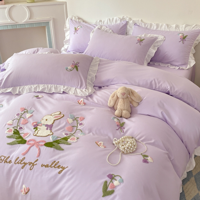 91家纺网 家纺一手货源 找家纺 易禾家纺 2025新款韩版小清新毛巾绣水洗棉四件套学生宿舍三件套铃兰小兔系列（专板花型） 铃兰小兔-紫
