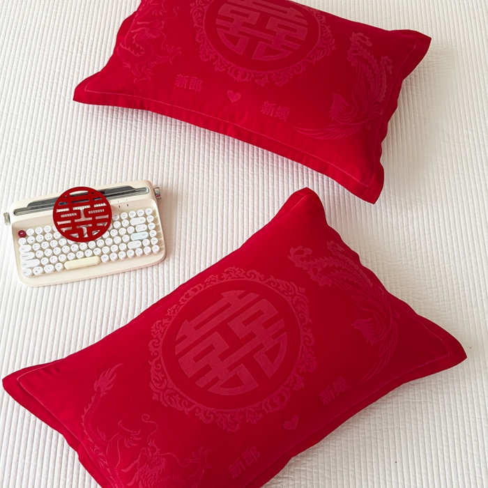 91家纺网 家纺一手货源 找家纺 悦然毛巾被 2025新款婚庆大红三层全棉纱布枕套 良缘似锦